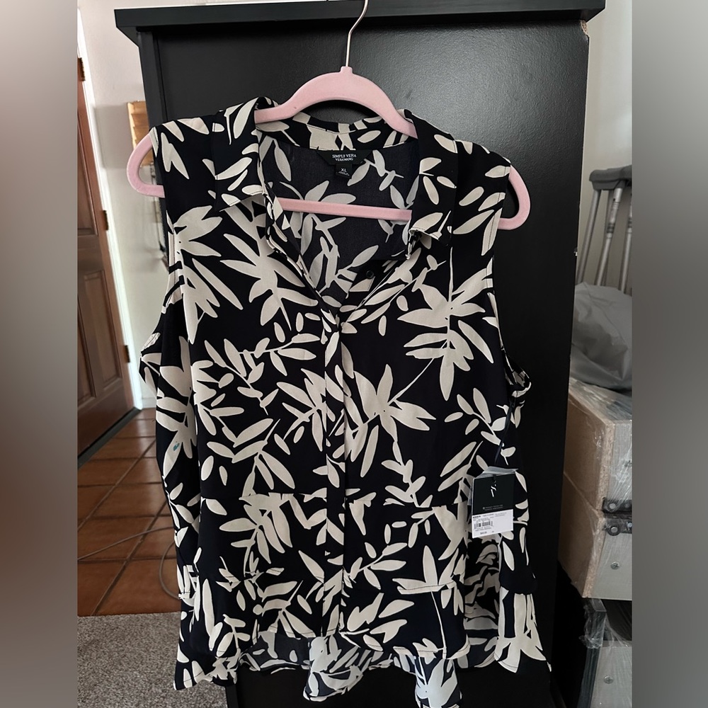 XL elegant Vera Wang tank top